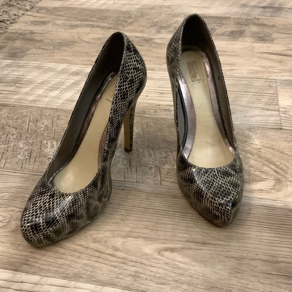 Nude brand snakeskin pumps size EU 39